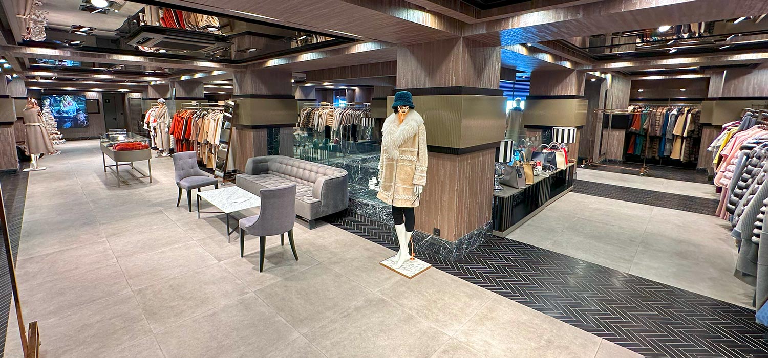 Mahal Hasan is synonymous with luxury and the highest quality in the world of fur and leather in Istanbul. We offer exclusive products crafted from the finest natural materials. Here, you will find a wide range of fur and leather jackets, fur coats, shearling coats, and vests that will become a true jewel in your wardrobe. If you are looking for where to buy fur and leather in Istanbul or where to buy a jacket in Istanbul, Mahal Hasan is the destination where you will discover the perfect blend of style and comfort.